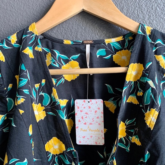 🔆NWT Free People Black Floral Tunic - Picture 5 of 6